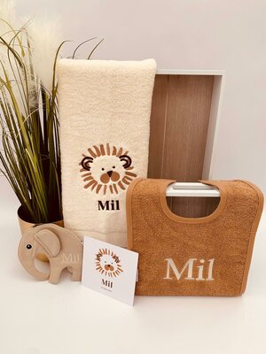 Geboorteset gepersonaliseerd aan de hand van een geboortekaartje 2:middel